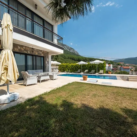 Mediterranean Breeze - Family-friendly Luxury - By Sunworld ヴィラ *